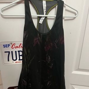 lululemon patterned razor back tank top